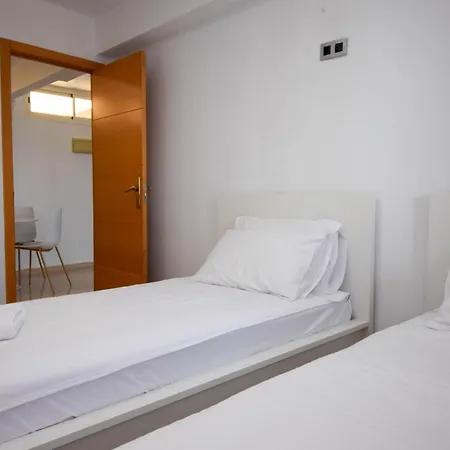 Ref 318 * Fuengirola